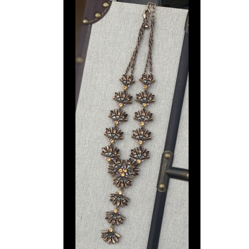 Statement necklace